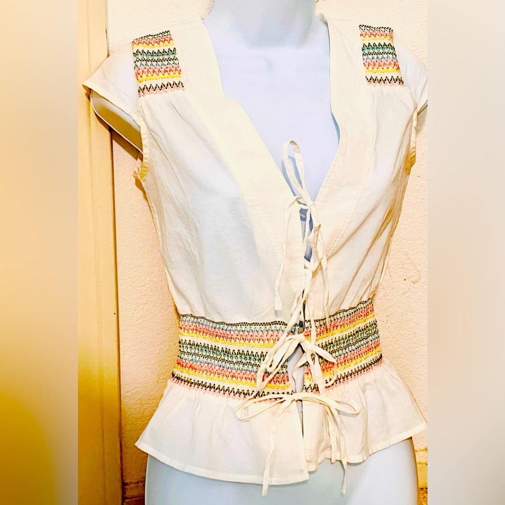 Embroidered elasticized smocking White 💯% cotton Tie-Front Top w/cap sleeves